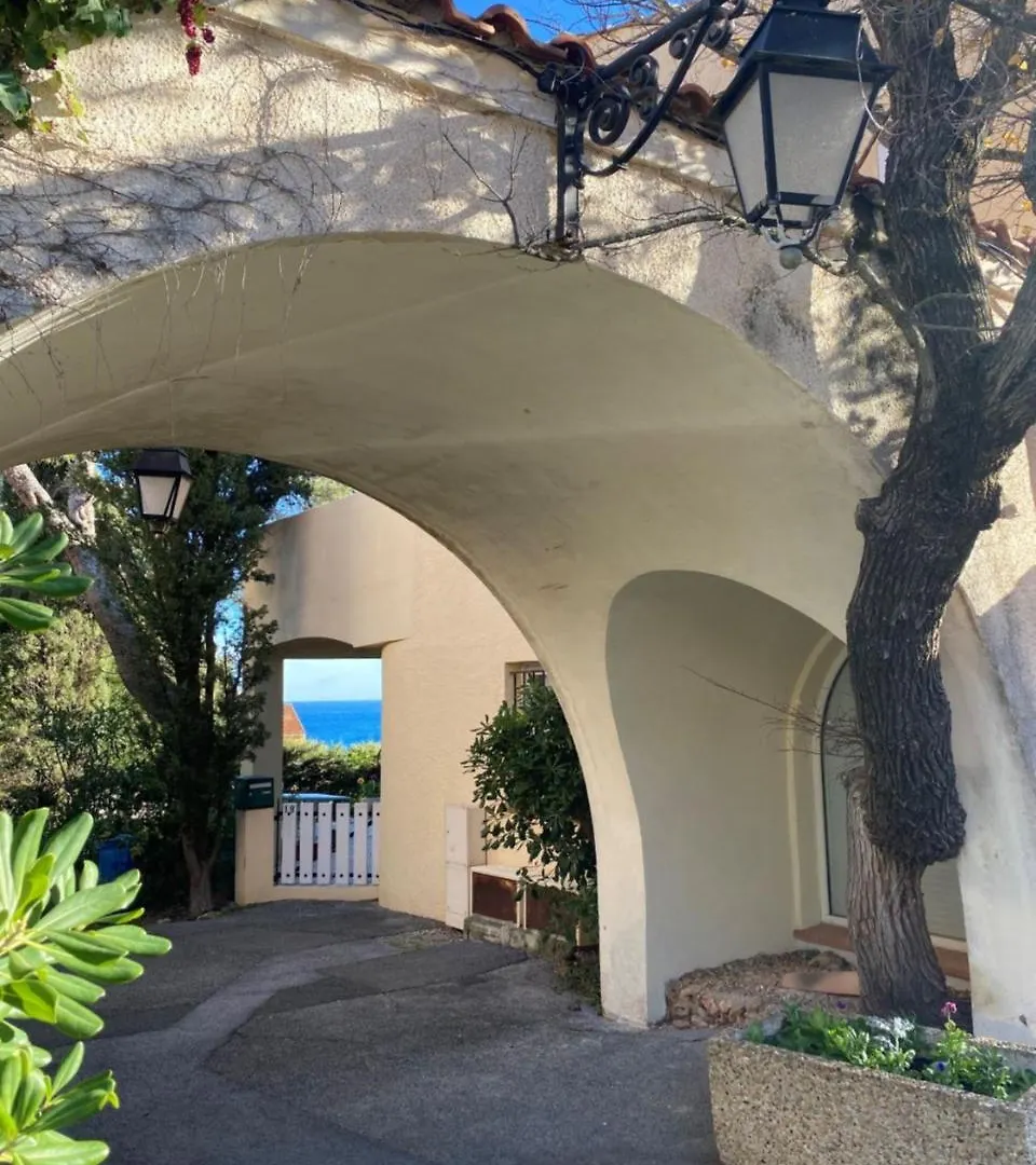 Bel Appartement Pres De La Mer Aux Issambres Les Issambres 0*,